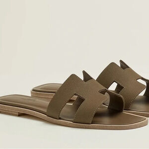 HERMES ETOUPE ORAN SANDALS